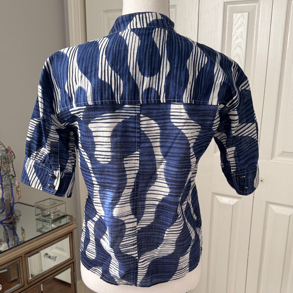 Banana Republic Blue & White Design Adorable Button-Up Top - Boxy & Fun XS ❤️ - Picture 2 of 8